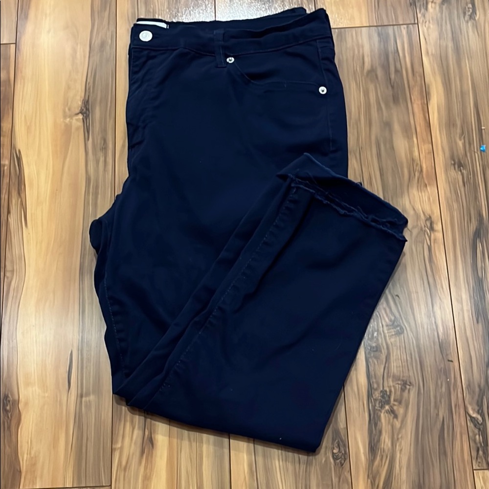 Crown & Ivy Women’s Navy Blue High-Rise Skinny Crop Jeans